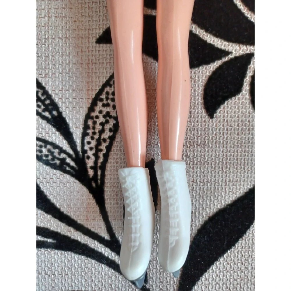 Vintage Nancy Kerrigan Figure Skater Barbie Fashion Doll Toy Collectible